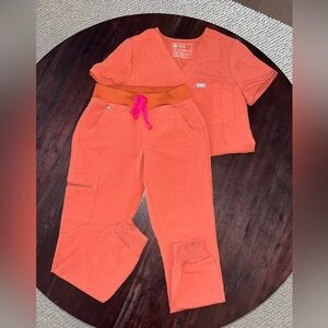 Figs Terracotta Scrub Set with Pink Drawstring